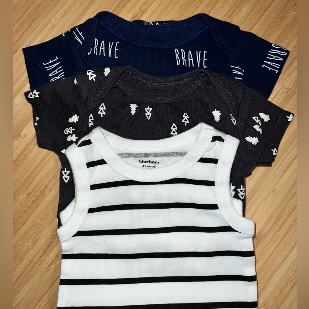 Assorted baby onesie set